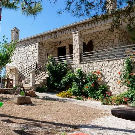 Fterini Sterna & Alletri Apartment Agios Leon