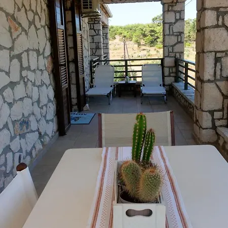 Apartment Fterini Sterna & Alletri Agios Leon