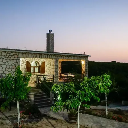 Fterini Sterna & Alletri Apartment