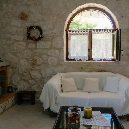 Apartment Fterini Sterna & Alletri Agios Leon
